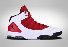 JORDAN  MAX AURA WHITE/GYM RED BRAND NEW IN BOX MENS UK 6 EUR 39 GENUINE