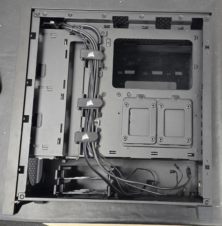 @LIGHT USE/READ IN@ Corsair 4000D AIRFLOW Mid Tower TG Gaming Case MCO17 - Image 2 of 4