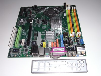 MSI Mainboard MS-7204 & INTEL Pentium D 830 CPU Sockel 775 Platine Medion Board