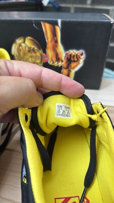 Size 10.5 - adidas Yeezy Boost 350 V2  