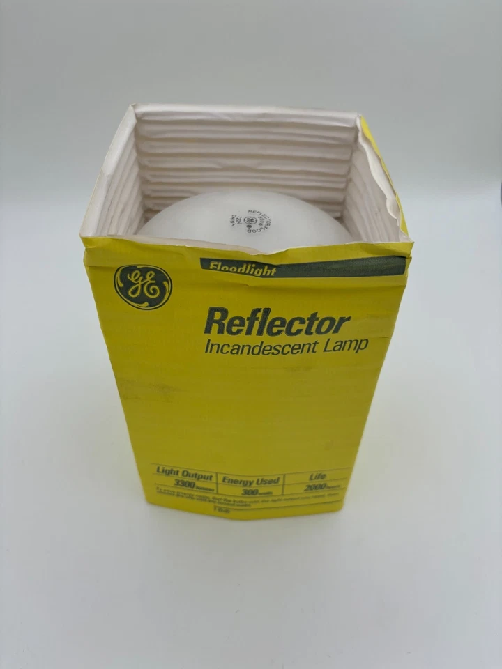 GE 21213 300 Watt R40 Reflector Flood Spot Light Bulb 3300 Lumen NON LED - Image 2 of 4