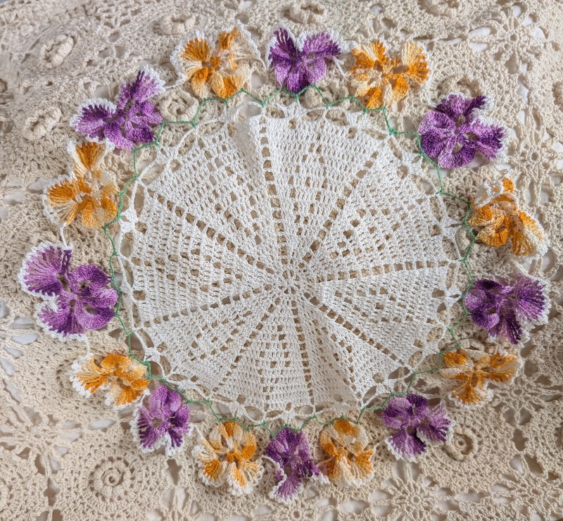 1940s Dainty Pansies Crocheted Doily. Spring Decor, Shabby Chic, Grandma's House