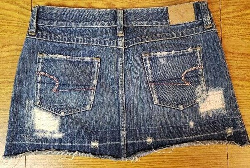 American Eagle Sz 6 Destroyed Denim Jean Mini Skirt Medium Blue AE - Picture 4 of 4