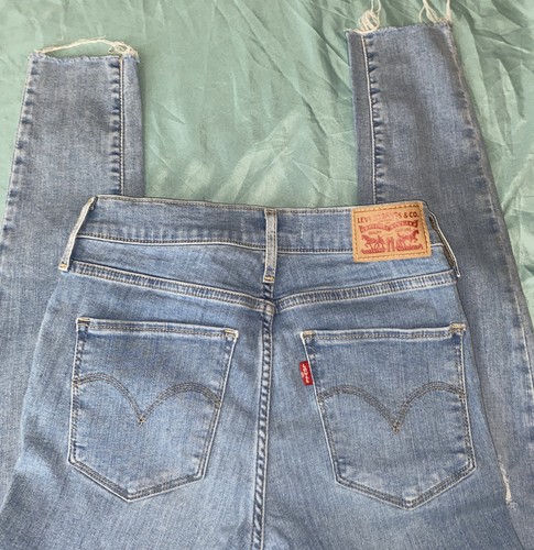 Levi's 720 High Rise Distressed Super Skinny Jeans Women’s Size 26/30*Light Blue - Picture 6 of 6