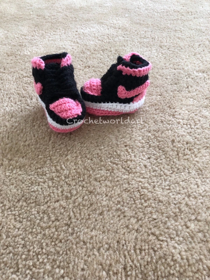 Bebé Crochet Zapatos Infantiles Tenis Jordan Baloncesto Aire Rosa Negro Blanco Foto 3 de 4