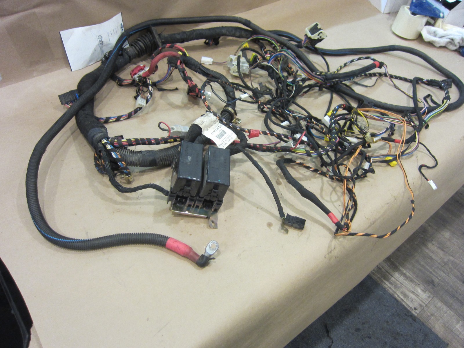 Maserati 4200 Coupe (2004). RH Longitudinal Cables Part# 200511