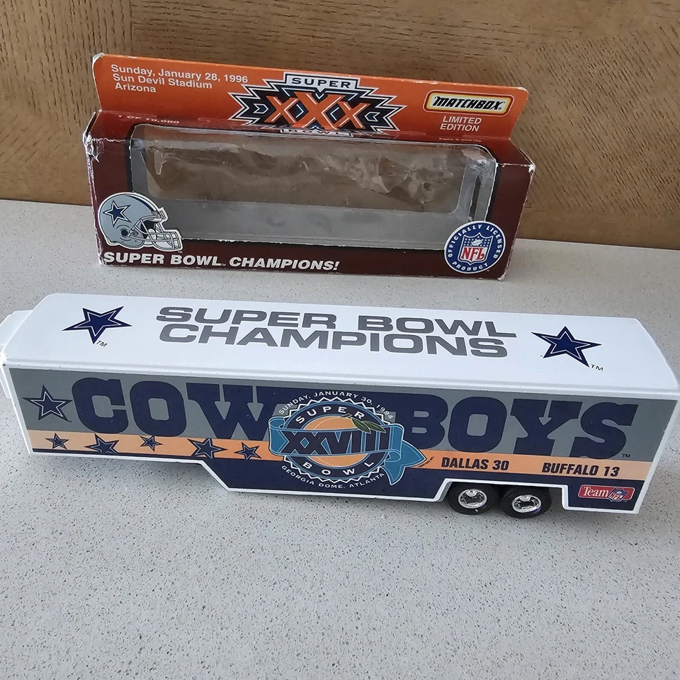 Vintage Dallas Cowboys Semi Truck Memorabilia 1996 Limited Edition  Diecast Car - Image 2 of 4