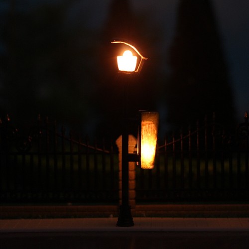 20pcs Model Railway Lamppost lamps Street Lights HO OO TT Scale LNH28 - Picture 7 of 7