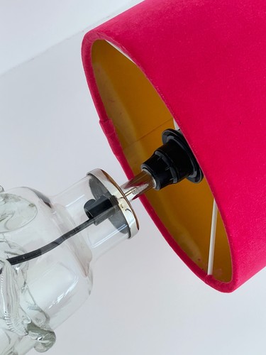 Pantalla de Lámpara Hot Rosa Terciopelo Cepillado Oro Ovalado Tono de Luz - Imagen 3 de 9