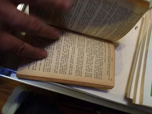 handbook of every day law by MARTIN J. ROSS, LL.B CREST GIANT Paperback 1961 - Picture 5 of 8
