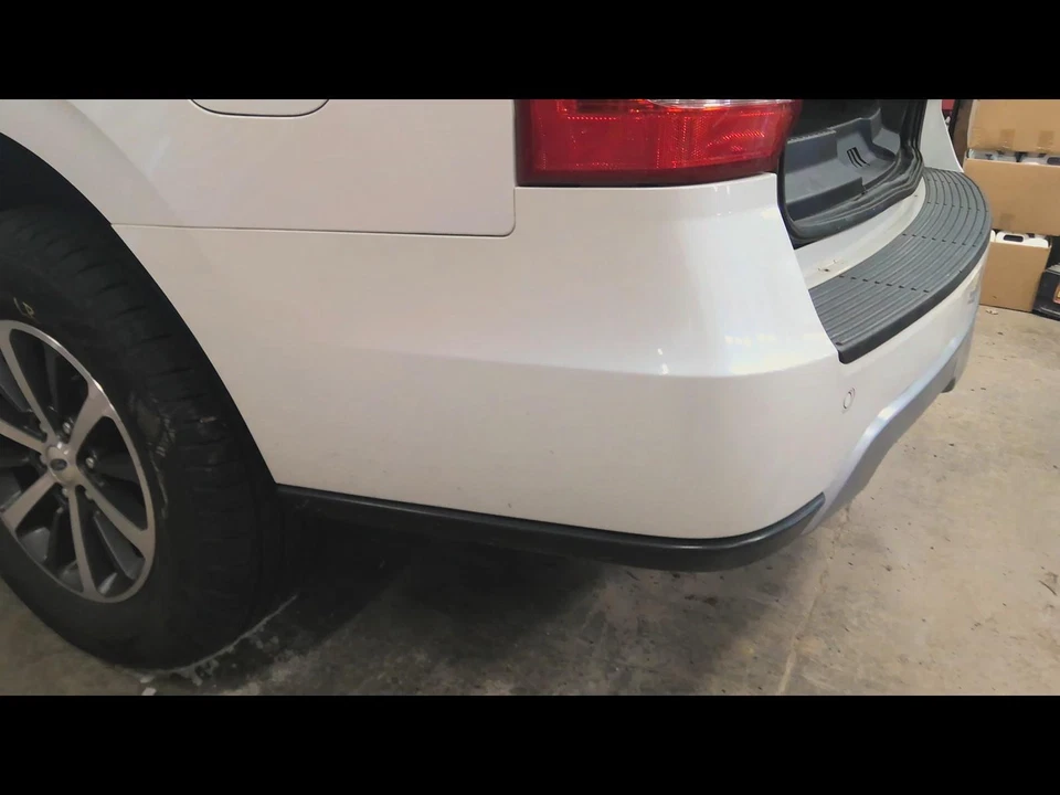 Used Rear Bumper Assembly Rear fits: 2018 Ford Expedition 122.5`` WB w/park assi Foto 3 de 4