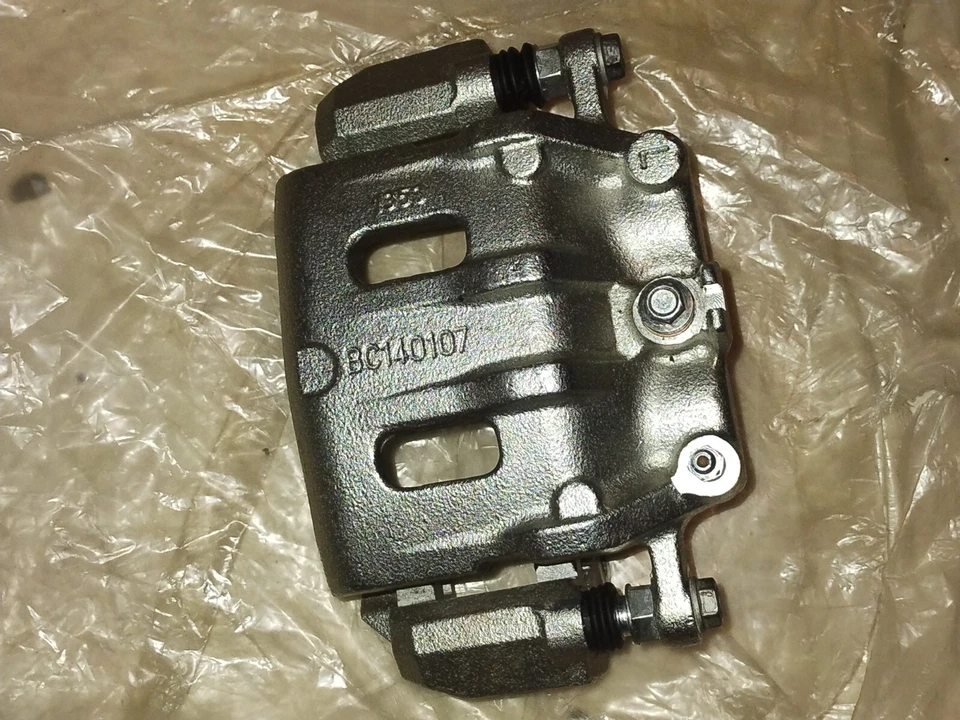 2008 to 2010 Saturn Vue brake caliper front right - Image 3 of 3