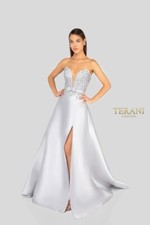 NWT Terani Couture Embellished Formal Evening Gown Silver Size 4