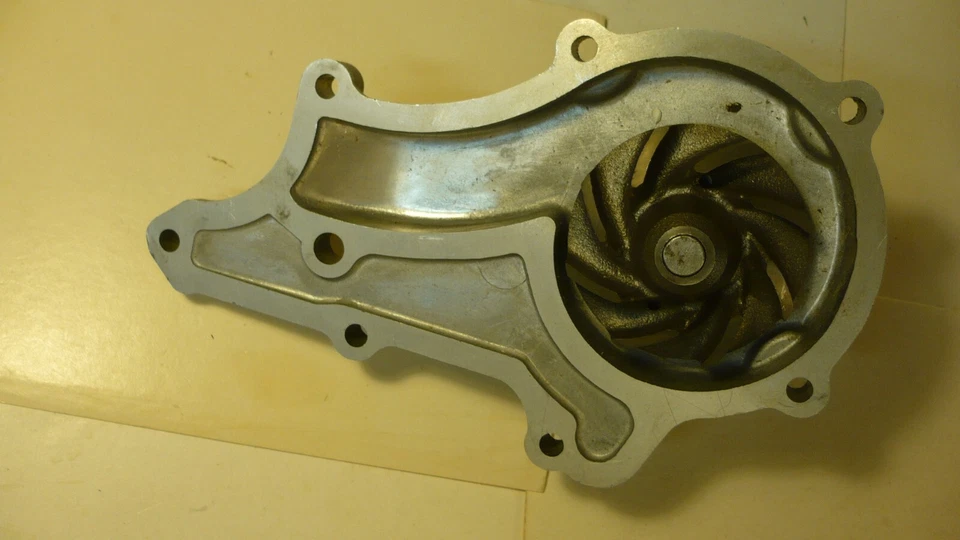 Bomba de agua del motor como puertas 42224 para camioneta Toyota Celica Corona 2,2 75-76 V Foto 2 de 2