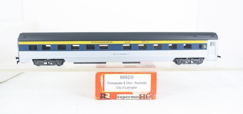 HO Rivarossi 6682 Chesapeake & Ohio gewellte Seite Roomette Stadt Lexington | Zustand: Used