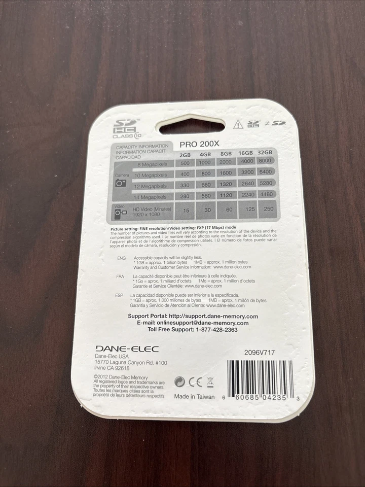 New - Dane-Elec 8GB SDHC Card - OEM - 2096V717 Digital media memory card - Image 2 of 2