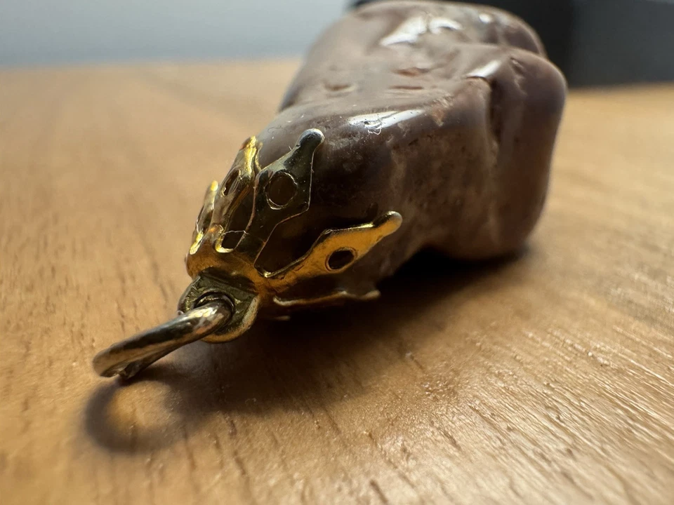 Colgante Vintage Piedra Natural Pulida Marrón Tonos Crema Fianza Dorada Foto 3 de 4