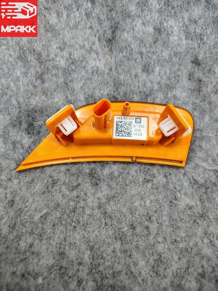 2021 - 2024 吉姆西凯迪拉克雪佛兰前置发动机左侧标记原始设备制造商 84776452 — 第 3/4 张图片