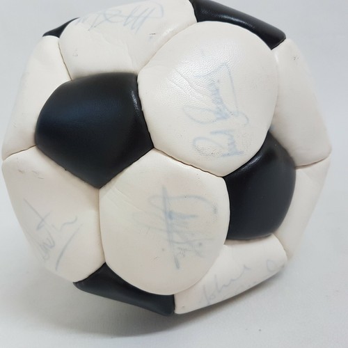 NUFC Newcatle United Signed Football 1990-91 Squad Autographed Quinn Scott etc - Picture 9 of 11