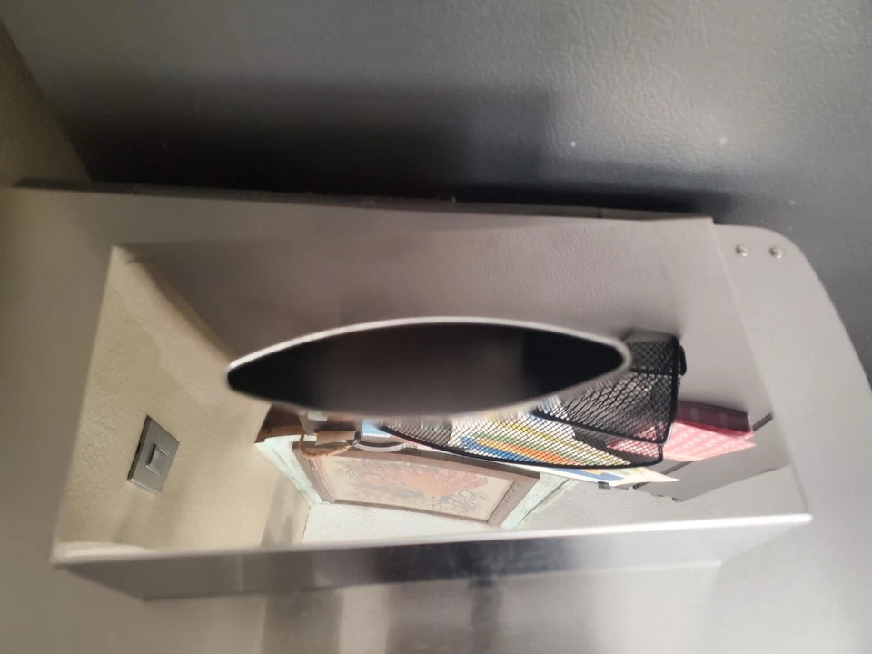 SOPORTE SERVILLETERO PAÑUELO DE ACERO INOXIDABLE BRILLANTE MODERNO BLOMUS - Hecho en Alemania Foto 2 de 4