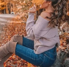 Brand New Solid Twist Front Pullover V-neck Sweater Size L