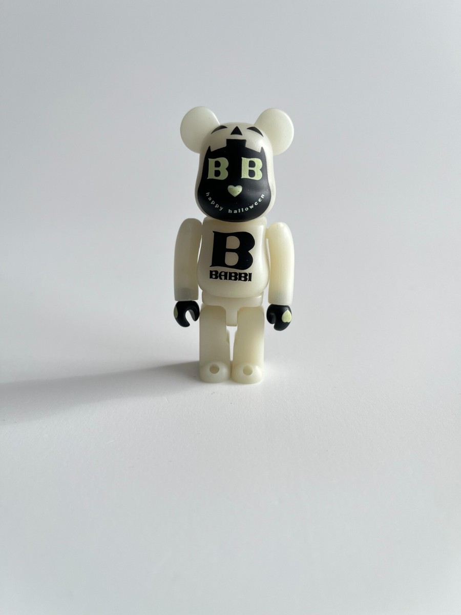 Bearbrick Be@rbrick 100% Medicom Toy A to Z Dec 18th Plastic
