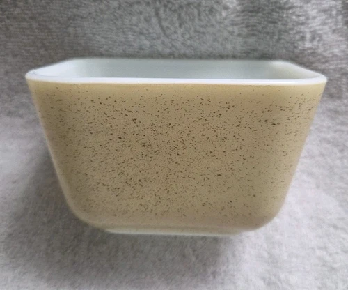 Vintage PYREX Homestead Tan Speckled No. 501-B Refrigerator Dish EUC no Lid