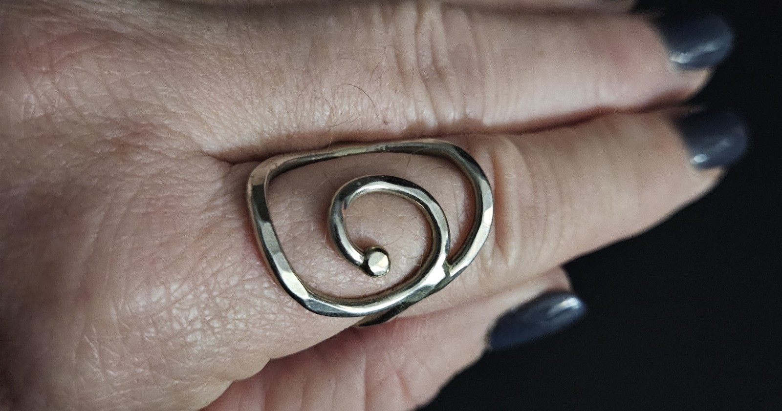 Sterling Silver Open Circle Scroll Ring With A Ha… - image 5