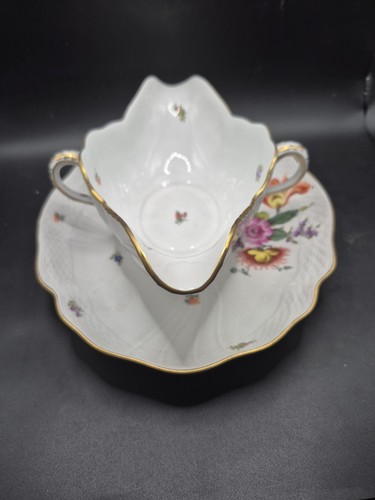 Herend Porcelain Bouquet Of Flowers Pattern Large Gravy Boat And Stand - Picture 4 of 12