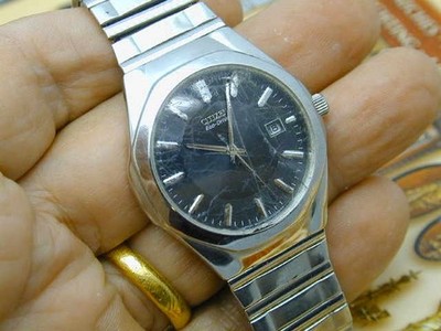CITIZEN ECHO DRIVE RUNNING SCUFFED  BAD HAS CITIZEN STRETCH BAND CASE 42 BY 36 M