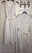 Vintage NWT RARE Victoria's Secret white Cotton lace gown  robe Rosebud Small
