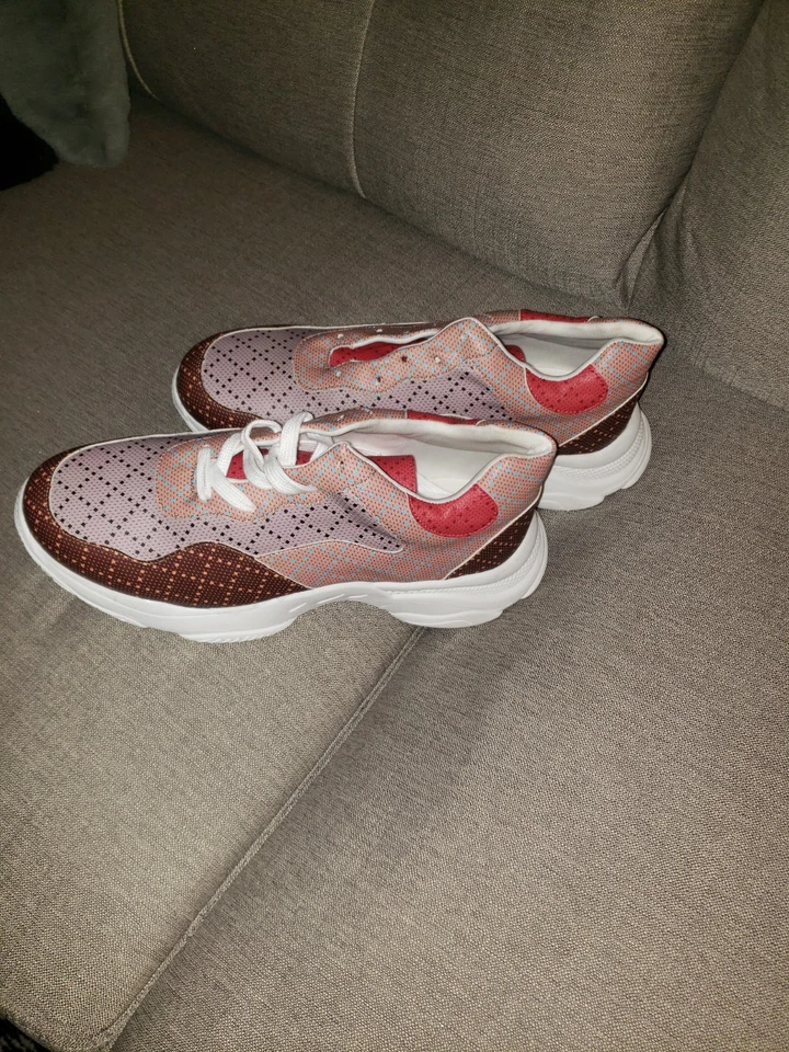 capa robbin mujer Foto 3 de 4