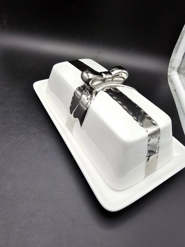 Cynthia Rowley Ceramic Butter Dish  White with Silver Bow Handle Christmas - Image 2 of 4