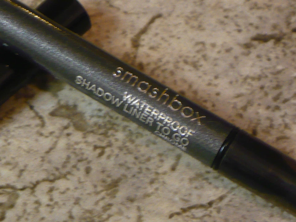 NEW SMASHBOX WATERPROOF SHADOW LINER TO GO IN CHROME FULL SIZE - Image 2 of 2