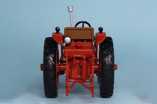 T-28 Vladimirets Soviet Tractor USSR 1958 Year 1/43 Scale Diecast Farm Vehicle - Picture 9 of 12