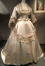 Victorian Edwardian Wedding Dresses Champagne Satin Square Neck Bridal Gowns