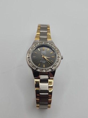 Vintage Q&Q by Citizen ladies Watch