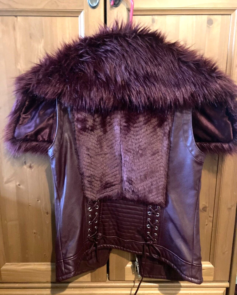 Guess Vest Faux Fur Burgundy Red Faux Leather XS Satin Lining Dry Clean Only - Image 2 of 4