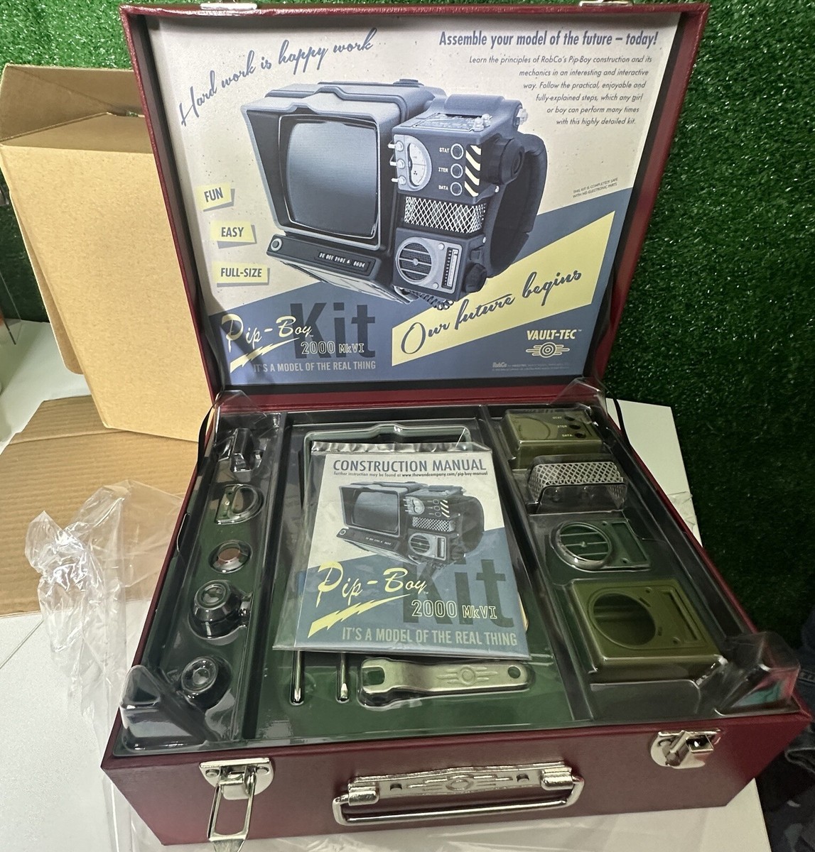 Fallout Pip-Boy 2000 MK VI Construction Kit WRC11618 Fallout Pip-Boy 2000 MK VI Construction Kit WRC11618