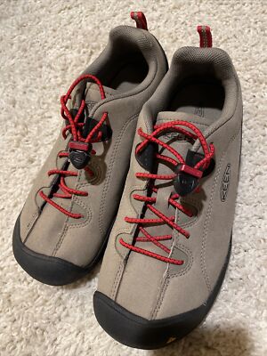 Keen Womens Slip On Hiking Shoe Boots Size US Womens 6.5 Or Youth 5 US  
