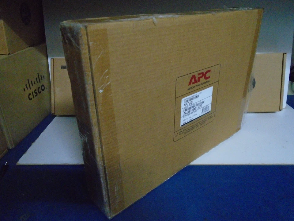 NEW APC AP7821 PDU Metered Power Distribution Unit 1U 16A 208/230V 8 outlets - Image 3 of 3
