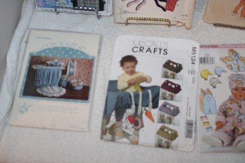 Lot of 5 Baby Themed Patterns, Laura Ashley Accessories, Toys, Clothes Etc., - Picture 3 of 11