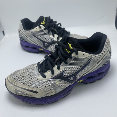 Mizuno Womans Purple & Black Athletic Running Shoes Size 8  display picture 2