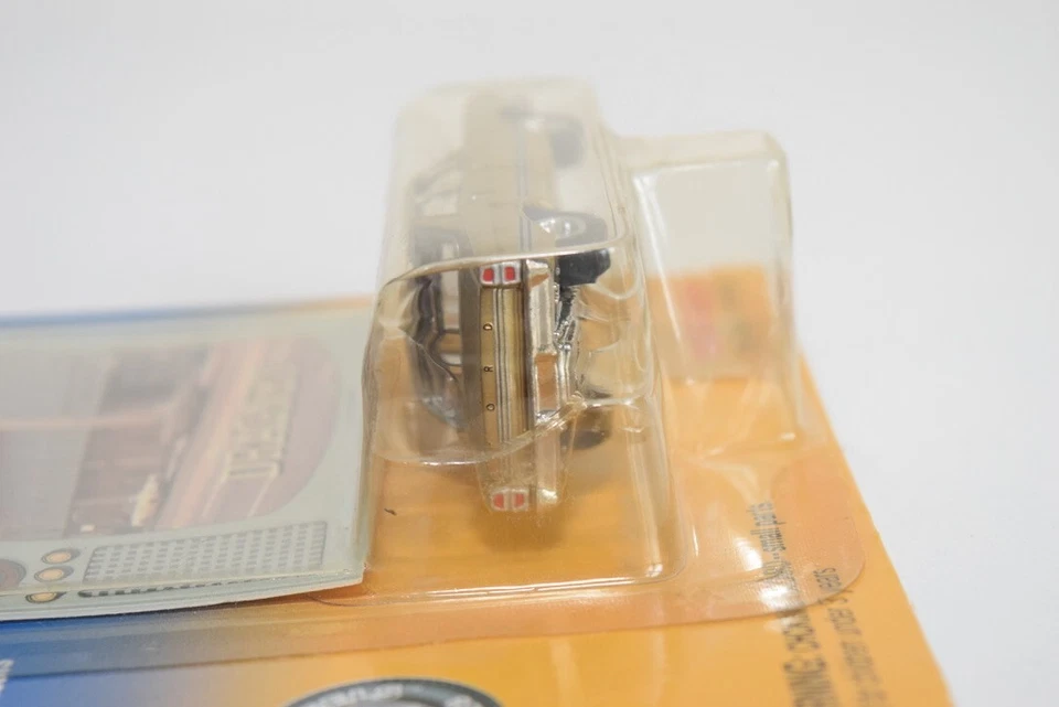 B8 1:64 3 INCH JOHNNY LIGHTNING DRAGNET FORD FAIRLANE MET. MIB ORO SU CARTA - Immagine 3 di 4