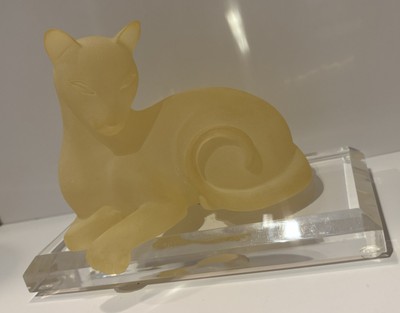Vtg Monique Sculptures Sitting Cat Golden Yellow Frosted Lucite Figurine