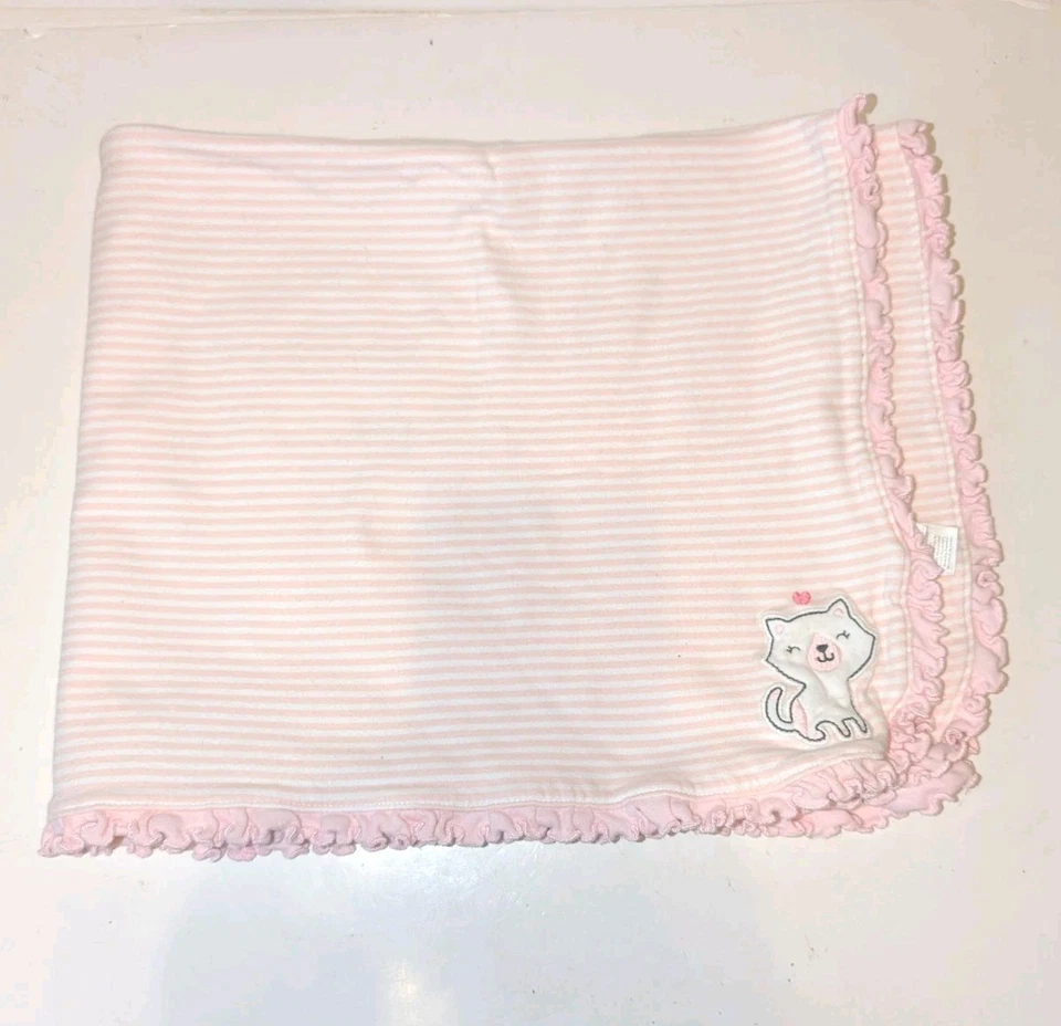 Manta bebé Just One You by Carter's rosa gato rayas rosas borde volantes algodón Foto 4 de 4