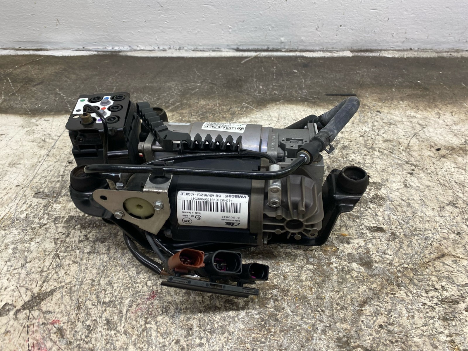 Bentley Flying Spur 2003-2018 Air suspension compressor
