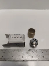 (NEW IN BOX) SPRAYING SYSTEMS CO. 1650DF-SS FLUID CAP 