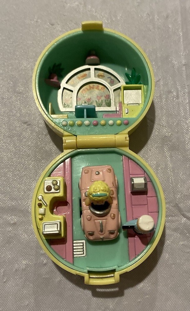 Vintage POLLY POCKET 1991 Yellow Diner Ring Case COMPLETE