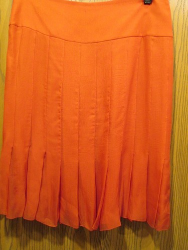 CHANEL Red Silk Lined Pleated Silk Skirt Size 38 - Picture 11 of 11